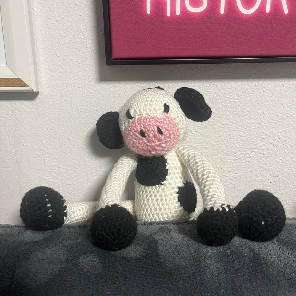 Crotchet cow stuffie!